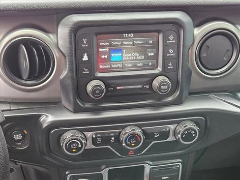 Used 2018 Jeep Wrangler Unlimited Sport image 18