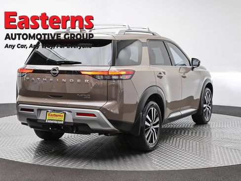 Used 2023 Nissan Pathfinder Platinum w/ Cargo Package AWD/4WD image 5