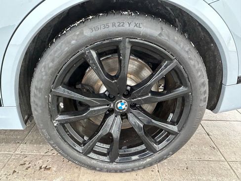 Used 2025 BMW X7 M60i w/ Executive Package image 38