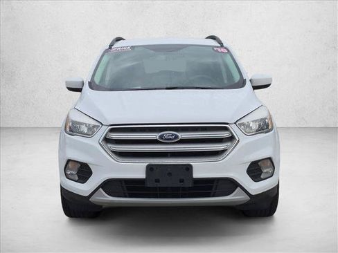 Used 2018 Ford Escape SE FWD image 2