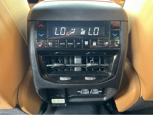 Used 2023 Jeep Grand Cherokee L Summit AWD/4WD image 7
