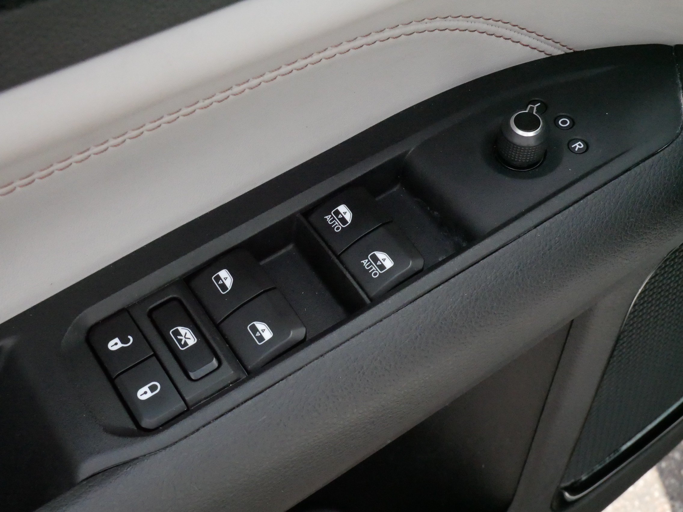 Used 2024 Jeep Compass Limited AWD/4WD image 19