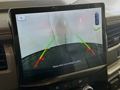 Used 2024 Ford Expedition XLT image 23