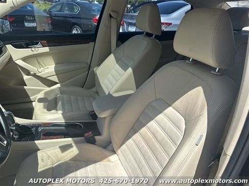 Used 2013 Volkswagen Passat TDI SEL Premium image 19