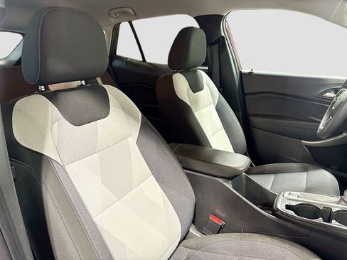 Used 2024 Chevrolet Trax LS w/ LS Convenience Package FWD image 21