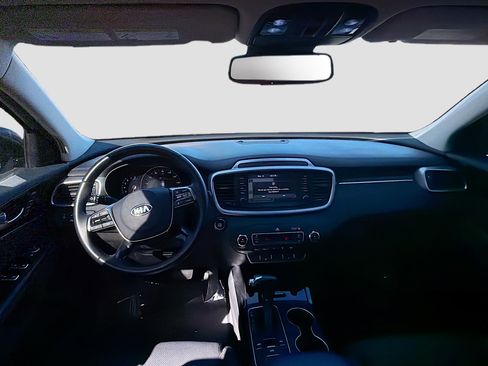 Used 2019 Kia Sorento SX image 16