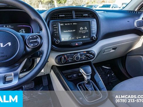 Used 2025 Kia Soul LX FWD image 33