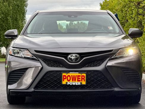 Used 2020 Toyota Camry SE FWD image 9