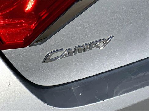 Used 2017 Toyota Camry XSE image 9