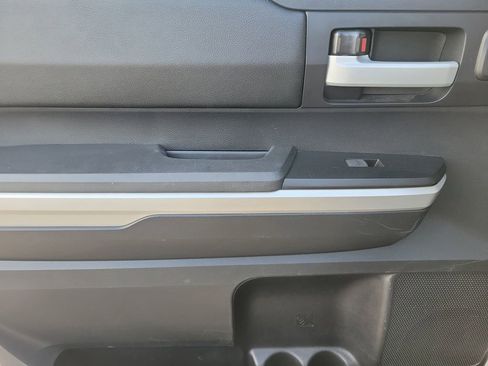 Used 2014 Toyota Tundra SR5 image 10