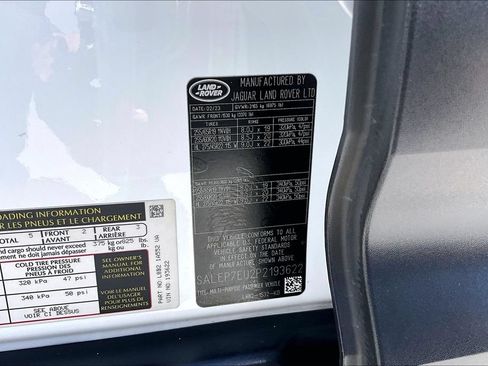 Certified 2023 Land Rover Defender 110 SE AWD/4WD image 17