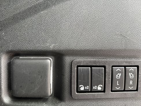 Used 2023 Chevrolet Tahoe High Country w/ Advanced Technology Package AWD/4WD image 38