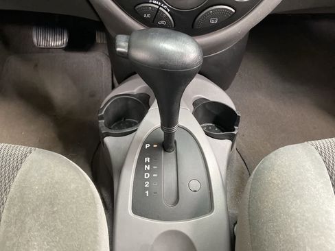 Used 2003 Ford Focus SE image 26