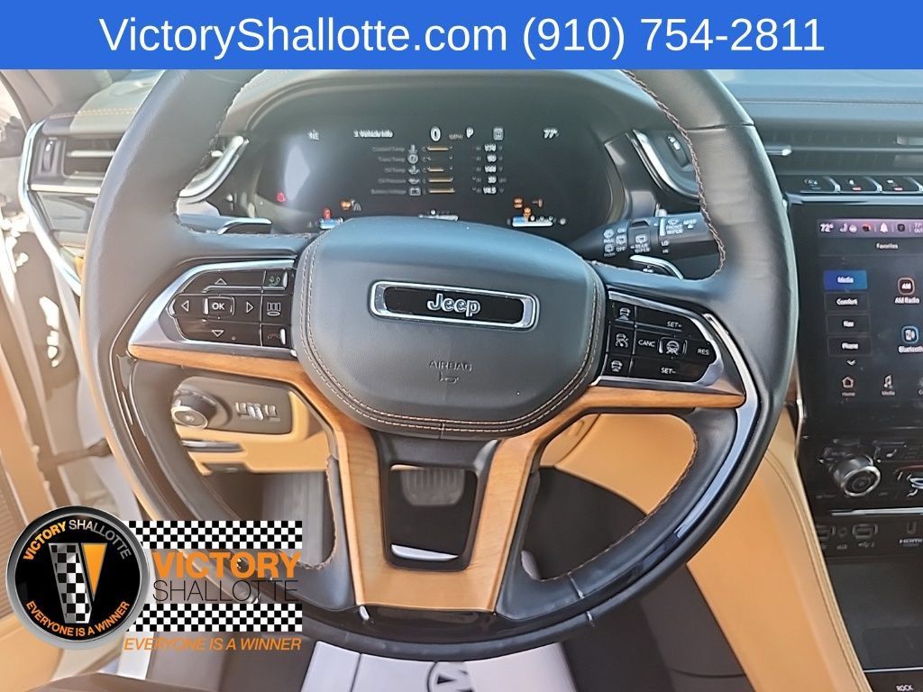 Used 2025 Jeep Grand Cherokee L Summit AWD/4WD image 12
