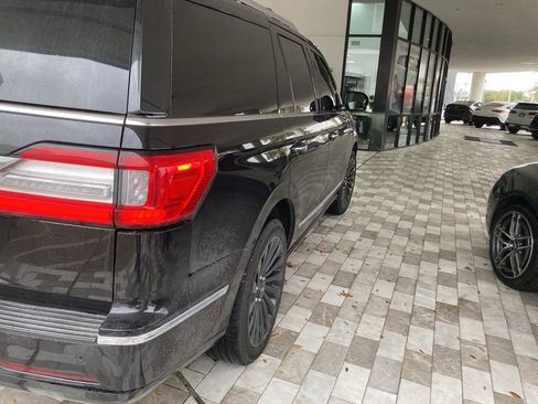Used 2019 Lincoln Navigator Reserve image 17