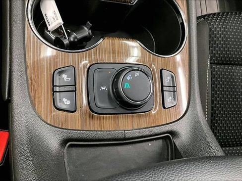 Used 2023 GMC Acadia SLE w/ Driver Convenience Package FWD image 37
