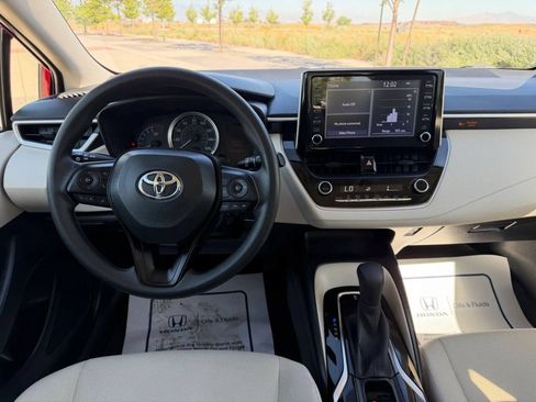 Used 2020 Toyota Corolla LE FWD image 21