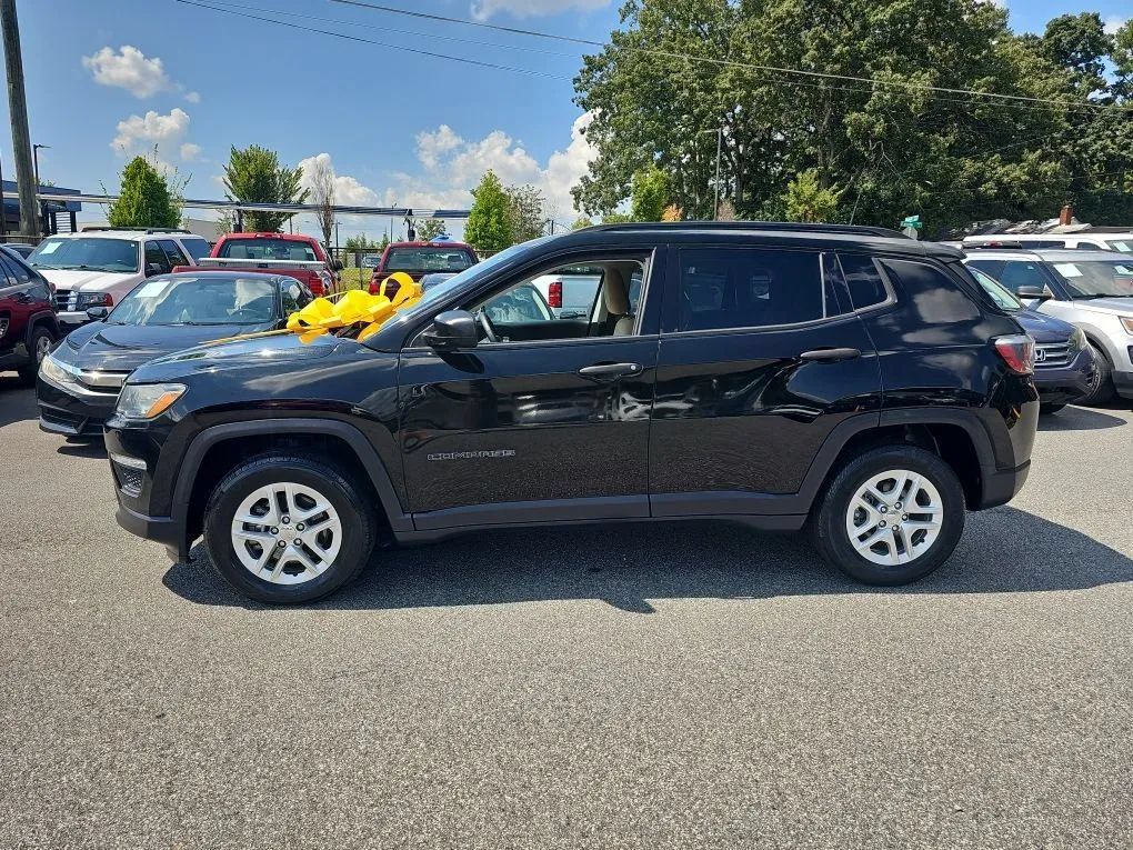 Used 2018 Jeep Compass Sport FWD image 4