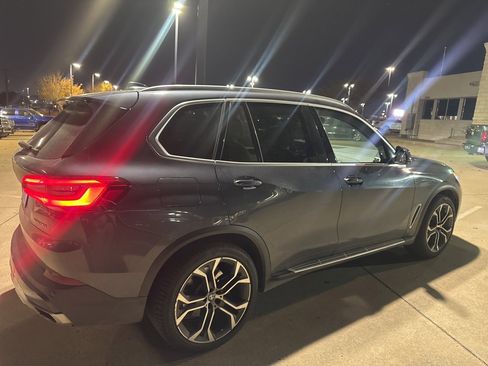 Used 2019 BMW X5 xDrive50i w/ Executive Package image 4