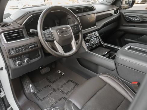Used 2023 GMC Yukon Denali AWD/4WD image 6