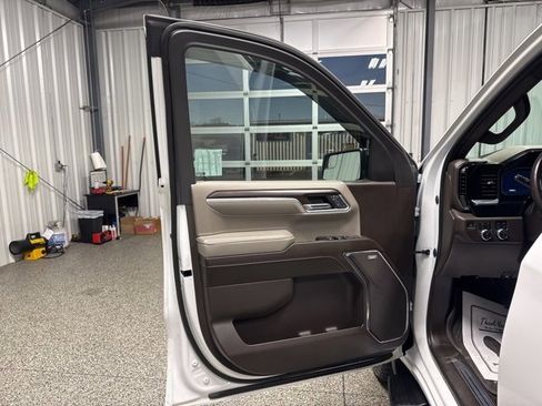 Used 2023 GMC Sierra 1500 SLT w/ SLT Premium Package image 11