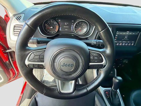 Used 2018 Jeep Compass Latitude w/ Popular Equipment Group FWD image 36