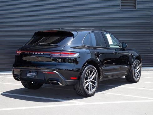 Certified 2025 Porsche Macan AWD/4WD image 7