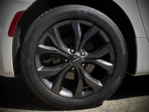 Used 2018 Chrysler Pacifica Touring-L Plus w/ Advanced Safetytec Group FWD image 37