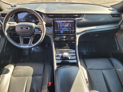 Used 2023 Jeep Grand Cherokee Overland w/ Luxury Tech Group IV AWD/4WD image 10