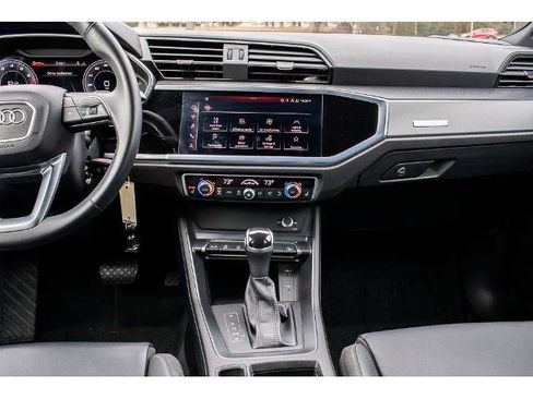 Used 2022 Audi Q3 2.0T Premium Plus image 15