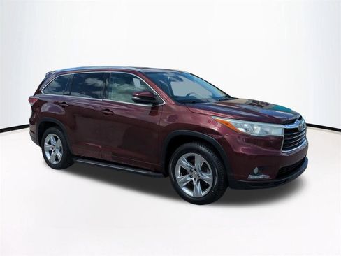 Used 2015 Toyota Highlander Limited w/ Driver Technology Package FWD image 2