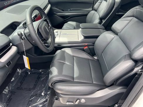 New 2027 Lincoln Navigator Reserve w/ Jet Appearance Package AWD/4WD image 9