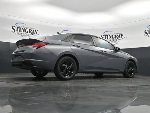 Used 2023 Hyundai Elantra SEL w/ Preferred Accessory Package FWD image 32