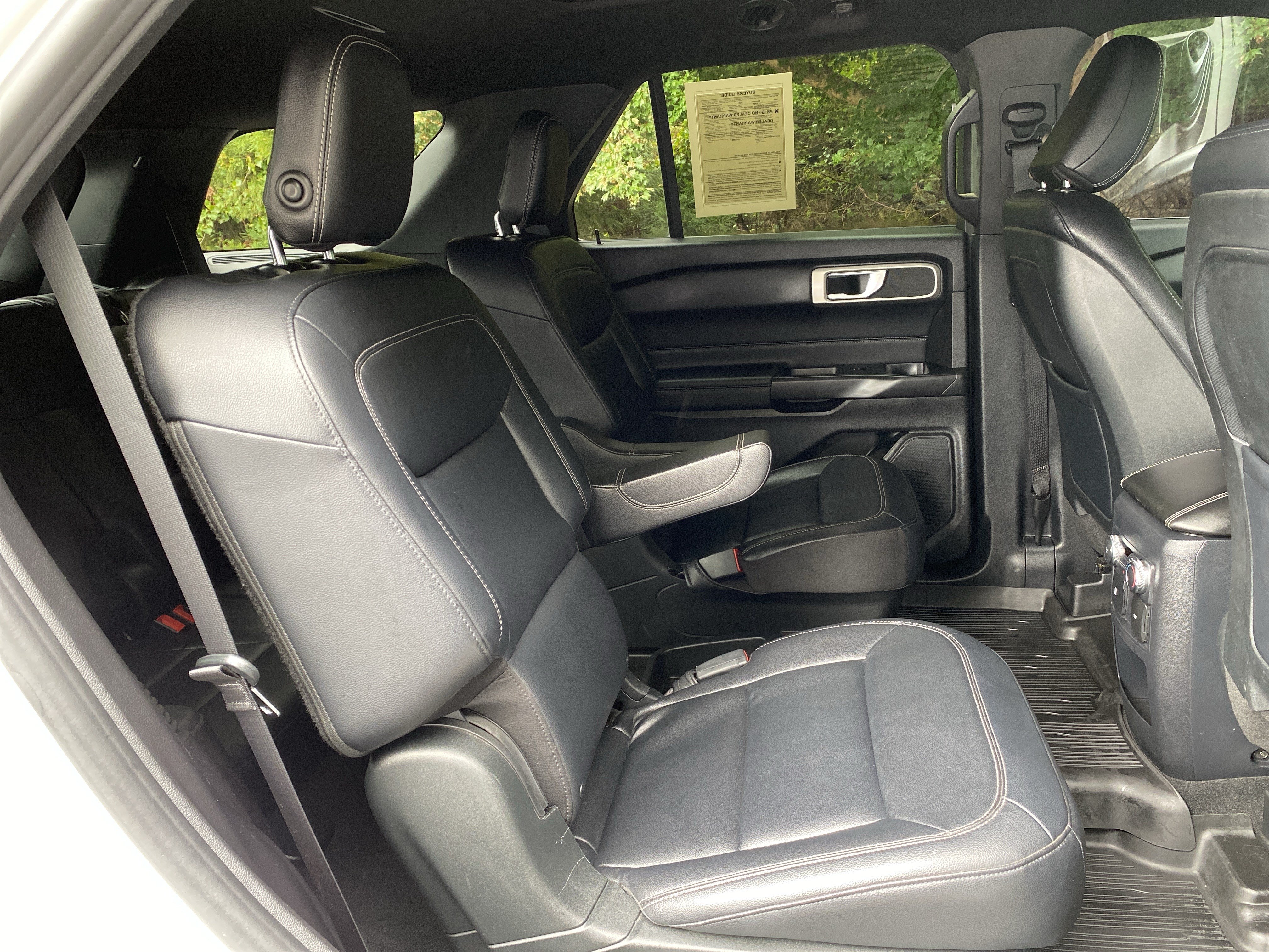 Used 2020 Ford Explorer XLT w/ Equipment Group 202A AWD/4WD image 35