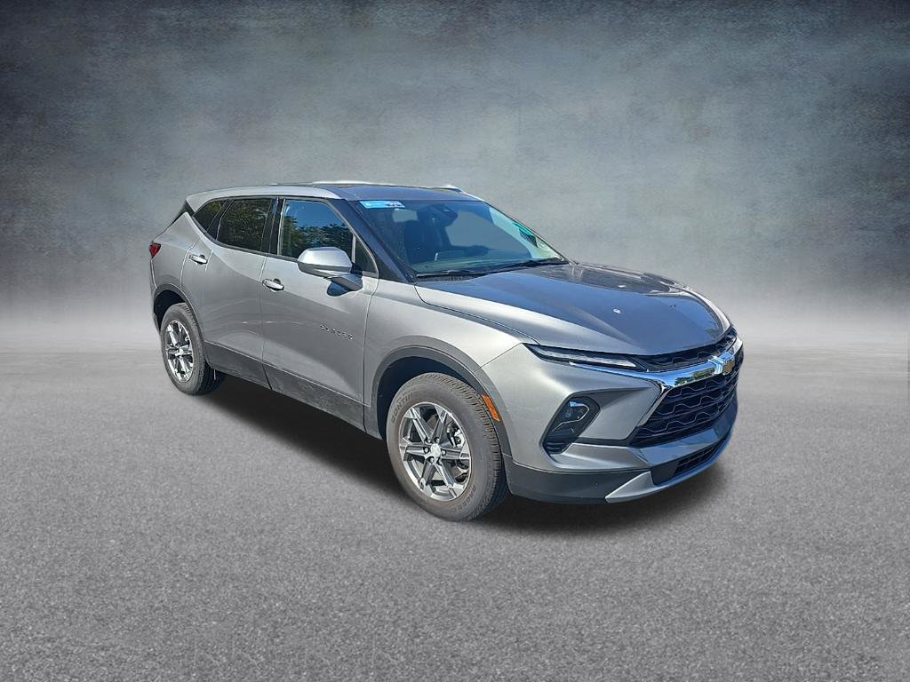 Used 2024 Chevrolet Blazer LT w/ Driver Confidence Package FWD image 2
