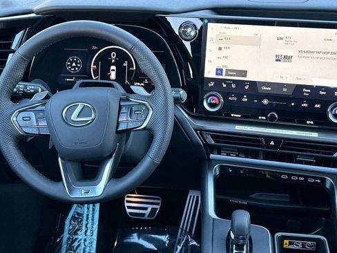 New 2026 Lexus TX 500h AWD image 23