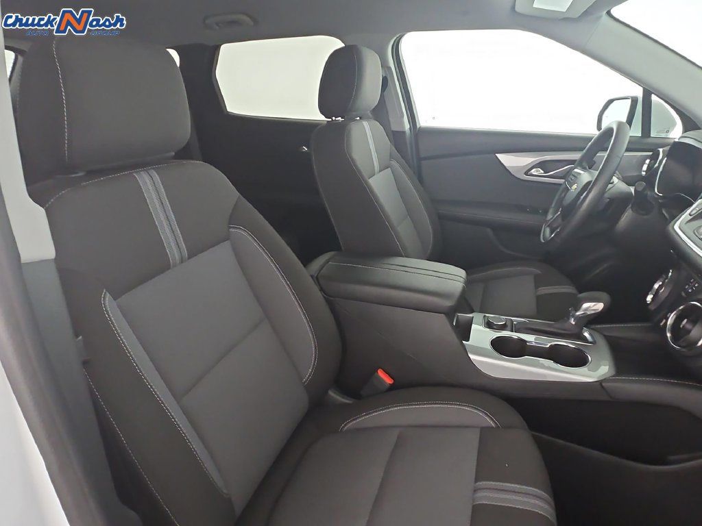 Certified 2026 Chevrolet Blazer LT FWD image 32
