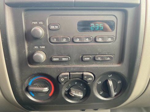 Used 2005 Chevrolet Colorado LS image 13