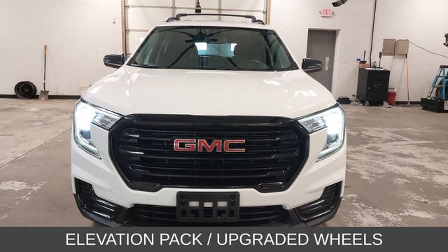 Used 2024 GMC Terrain SLE w/ Elevation Edition FWD image 43