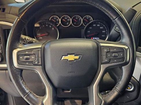 Used 2022 Chevrolet Silverado 1500 LT image 4