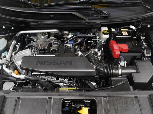 Used 2026 Nissan Rogue Platinum w/ Platinum Premium Package image 32