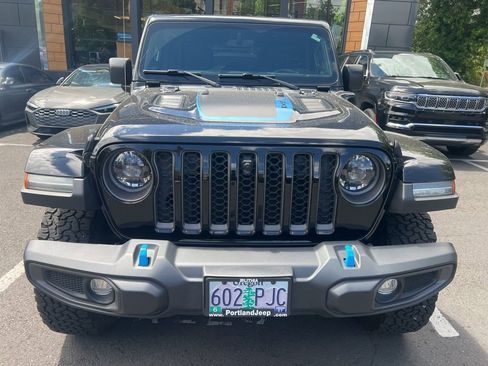 Used 2023 Jeep Wrangler Unlimited Rubicon 4xe w/ Cold Weather Group AWD/4WD image 10