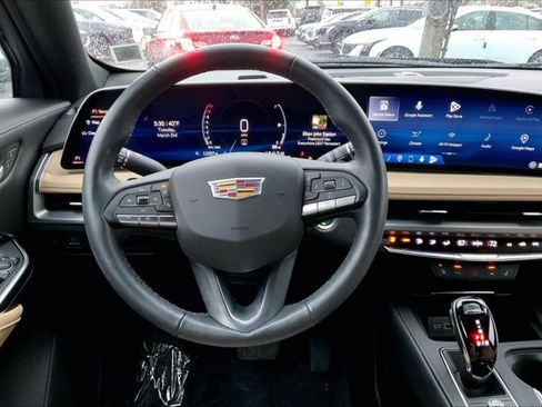 Used 2024 Cadillac XT4 Luxury w/ Cold Weather Package image 4