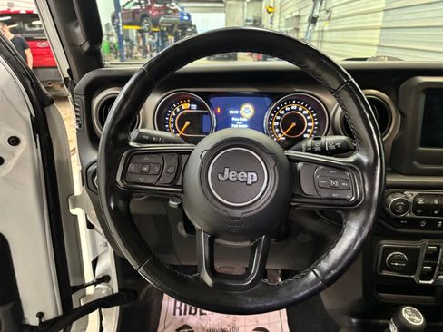 Used 2020 Jeep Wrangler Unlimited Sport S image 11