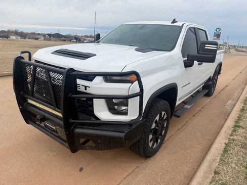 Used 2020 Chevrolet Silverado 2500 Custom w/ Custom Value Package image 7
