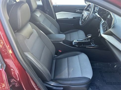 Used 2024 Chevrolet Trax LT image 28