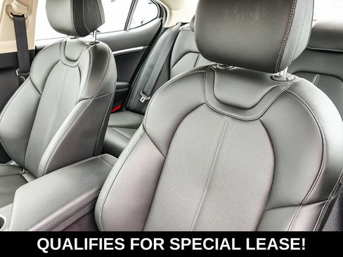 Used 2026 Genesis G70 2.5T RWD image 29