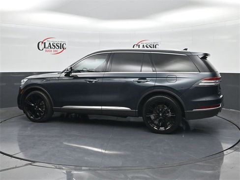 Used 2022 Lincoln Aviator Reserve w/ Equipment Group 201A image 2