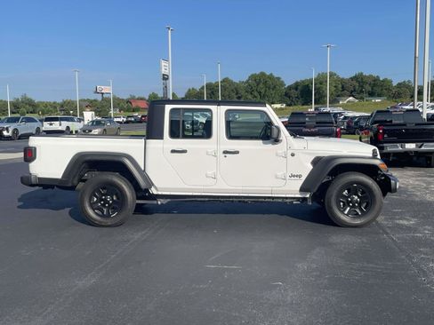 Certified 2025 Jeep Gladiator Sport AWD/4WD image 2