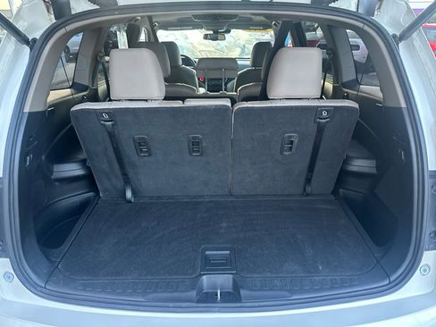 Used 2017 Honda Pilot Touring image 37